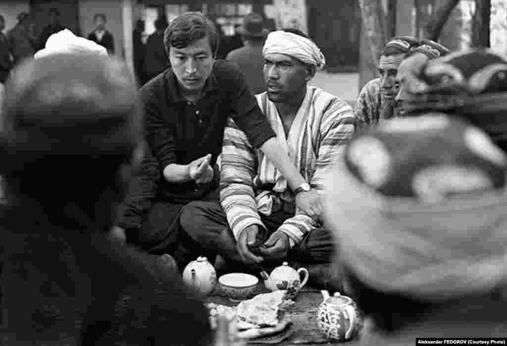 &ldquo;Буктурма&rdquo; тасмасын тартуу учурунда. 1968-жыл.