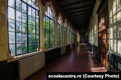 Colegiul Național Școala Centrală este una din cele mai căutate școli din Capitală. Trei eleve au ajuns la spital după ce au fumat o țigară cu substanțe care le-au provocat stări de rău.