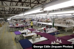 Potrivit experților, industria textilă ar fi puternic afectată de majorarea salariului minim, iar multe companii ar putea intra în insolvență.