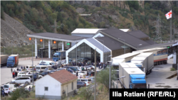 Пункт пропуска "Дариали" на границе Северной Осетии и Грузии

