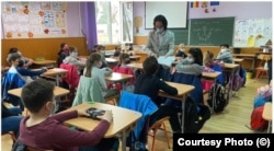 Judecătorul, compensând lipsa cursurile de legislație din programa școlară