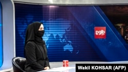 یکی از گویندگان تلویزیون خصوصی طلوع 