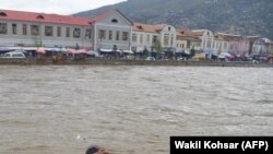 د ورښتونو شدت د کابل سېند اوبه هم زیاتې کړي او ور څېرمه خلک اندېښمن دي