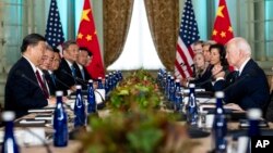 აშშ-ის და ჩინეთის პრეზიდენტები, ჯო ბაიდენი და სი ძინპინი კალიფორნიაში, გაფართოებულ ფორმატში ხვდებიან ერთმანეთს. 2023 წლის 15 ნოემბერი