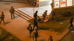 Задержание демонстранта в Минске