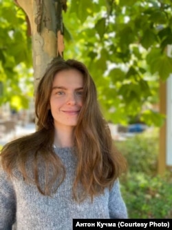 Культуролог, дослідниця та авторка ідеї фільму Ольга Ковтун вважає, що Габсбург-Вишиваний прожив надзвичайно насичене і яскраве життя, яке справді можна назвати «кінематографічним»