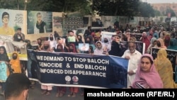 په کراچۍ په بېلا بېلو وختونو کې فعالانو د ورکو خلکو د خوشې کېدو لپاره مظاهرې کړې دي ـ پخوانی انځور