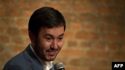 لطف الله نجفی زاده مسوولین تلویزیون تازه تاسیس « آمو»