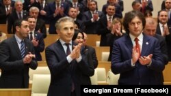 Бидзина Иванишвили и Ираклий Кобахидзе в парламенте (иллюстративное фото)