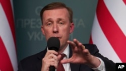 Jake Sullivan spune că pachetul de sprijin militar pentru Ucraina, blocat în Congres, va fi aprobat într-un final, dar nu a putut preciza un termen.