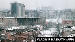 Соьлжа-ГIала. 1995-чу шеран дечкен-беттан 25-гIа