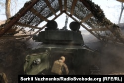 Артилерія 15-ї бригади оперативного призначення &#171;Кара-Даг&#187; Національної гвардії України (НГУ) працює на САУ &#171;Гвоздика&#187; 2С1. Покровський напрямок, Донецька область, 3 жовтня 2024 року