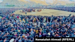 بازی بزکشی در بدخشان در شمال‌شرق افغانستان (تصویر آرشیف)