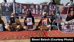 په اسلام اباد کې د لادرکه کسانو لپاره د بلوڅ کورنيو احتجاج (انځور له ارشيفه) 