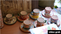 Уникальность стиля «Quru Isar» заключается в авторском переосмыслении традиционного народного орнамента