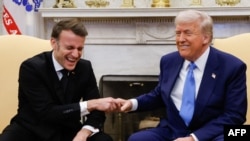 Emmanuel Macron și Donald Trump s-au întâlnit, luni, 25 februarie, la trei ani de la invadarea Ucrainei de către Rusia, la Casa Albă. Președintele Franței a spus că pacea nu trebuie să însemne o capitulare a Ucrainei. La ONU, SUA au votat două rezoluții alături de Rusia. 