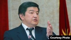 Акылбек Жапаров.