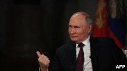 За словами Володимира Путіна, «певні умови обговорюються через канали спеціальних служб»