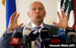 Посол України в Лівані Ігор Осташ під час пресконференції у приміщенні українського посольства. Баабда, Ліван, 3 серпня 2022 року