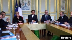 Președintele Emanuel Macron a participat la ședința de criză a guvernului pe 2 iulie.