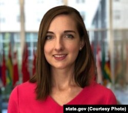 Элизабет Стикни, директор Международного медиа-хаба при посольстве США в Лондоне и арабоязычный спикер Государственного департамента США