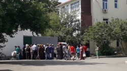 Diňle: Balkanabatda 'türkmen uny' satylmaýar. Ýaşaýjylar un we ýag 'paýoklaryna' garaşýarlar