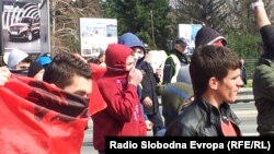 Протести на млади Албанци во Чаир и на Бит Пазар на 8 март 2013 година.