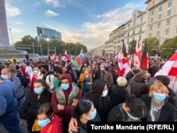 Susținători ai fostului președinte georgian Miheil Saakașvili, la protestul din 14 octombrie, de la Tbilisi