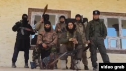 Officials say thousands of men and women from Russia and other former Soviet republics have traveled to Syria and Iraq to join Islamic State. (illustrative photo)