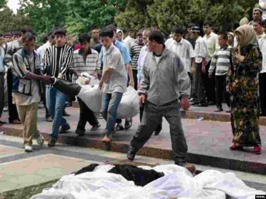 Расстрел мирной демонстрации в Андижане  #5