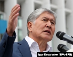 Алмазбек Атамбаев.