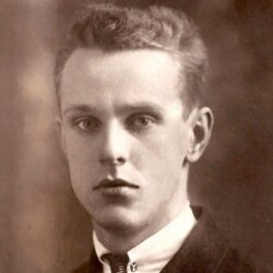 Юрій Шевельов (1908–2002) у молодості. Українсько-американський славіст-мовознавець німецького походження; історик української літератури, літературний і театральний критик, активний учасник наукового та культурного життя української еміграції