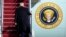 Президент США Дональд Трамп сідає на борт літака, 14 лютого 2025 року
