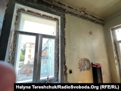 Квартира Демидова за рік після російського обстрілу