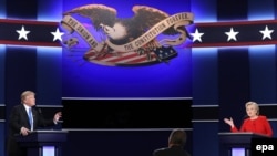 U.S. --Трамп Доналд а, Клинтон Хиллари а, дуьххьарчу президентан дебатехь Хофстра Университетехь, Гезгмашин-беттан 26, 2016