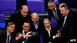 Partidul de extremă dreapta Alternativa pentru Germania, AfD, nu mai este izolat în legislativul german.