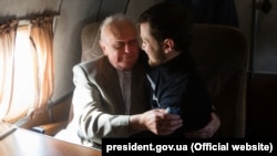 Юрій Солошенко і Геннадій Афанасьєв на шляху до України, 14 червня 2016 року