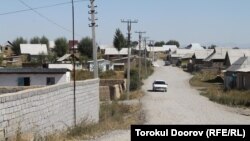 Основной поток внутренней миграции приходится на Бишкек, который за годы независимости оброс десятками новостроек.