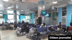 Пассажиры авиарейса Красноярск-Душанбе. Фото предоставлено пассажирами