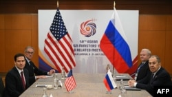 Держсекретар США Марко Рубіо та міністр закордонних справ Росії Сергій Лавров провели двосторонню зустріч у Куала-Лумпурі