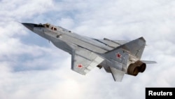 Tallinn says three MiG-31 fighter jets encroached into its airspace on September 19. (file photo)