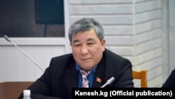 Депутат Рыскелди Момбеков.