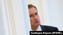 Наскоро "Нова броудкастинг груп" беше купена от председателя на КРИБ Кирил Домусчиев