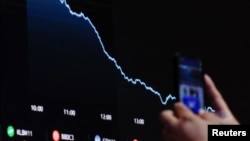 Curba bursei din Sao Paulo, în Brazilia, pe 4 aprilie, după tarifele vamale introduse țărilor lumii de președintele american, Donald Trump 