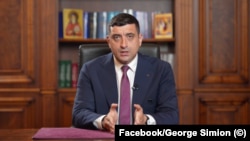 George Simion a obținut 41% din voturile valabil exprimate ale românilor care s-au prezentat la urne pe 4 mai 2025. Al doilea tur al alegerilor prezidențiale e programat pe 18 mai.