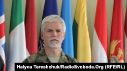 «Наразі ми бачимо, що Україна вже рік успішно захищає свою територію і відвойовує частини окупованих територій. Для успіху є великий потенціал. Але за умов», – Петр Павел