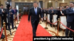 Сооронбай Жээнбеков.