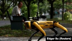 Роботи и дронови против КОВИД-19