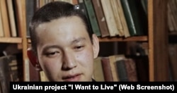 Казахстанець Шерхан Єгамбердієв, який воював за Росію, після виходу з українського полону в рамках обміну повідомляв, що його знову відправляють на передову (Скриншот відео українського проєкту «Хочу жить»)