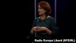 „Cumva acest mediu încurajează manifestarea geloziei.”